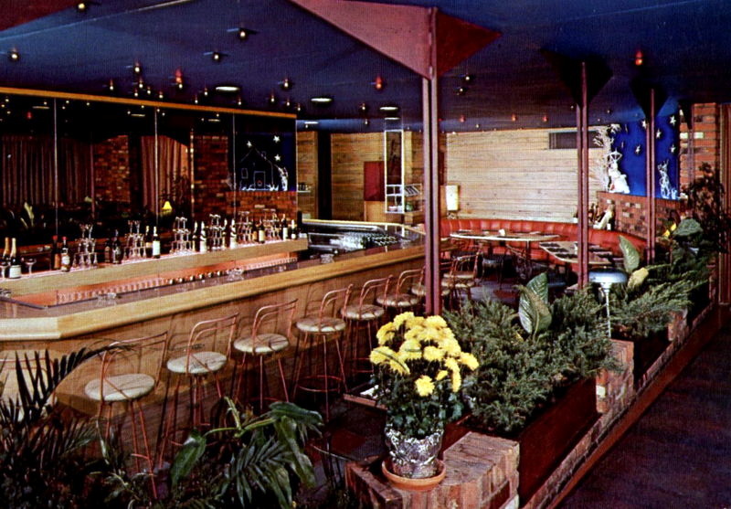 Devon Gables (Port O Three) - Vintage Postcard (newer photo)